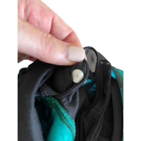 Lululemon Meshed Up Tank 2 IN 1 Top Size 4 Green Black Clouded Dreams Teal RARE! - Picture 12 of 12